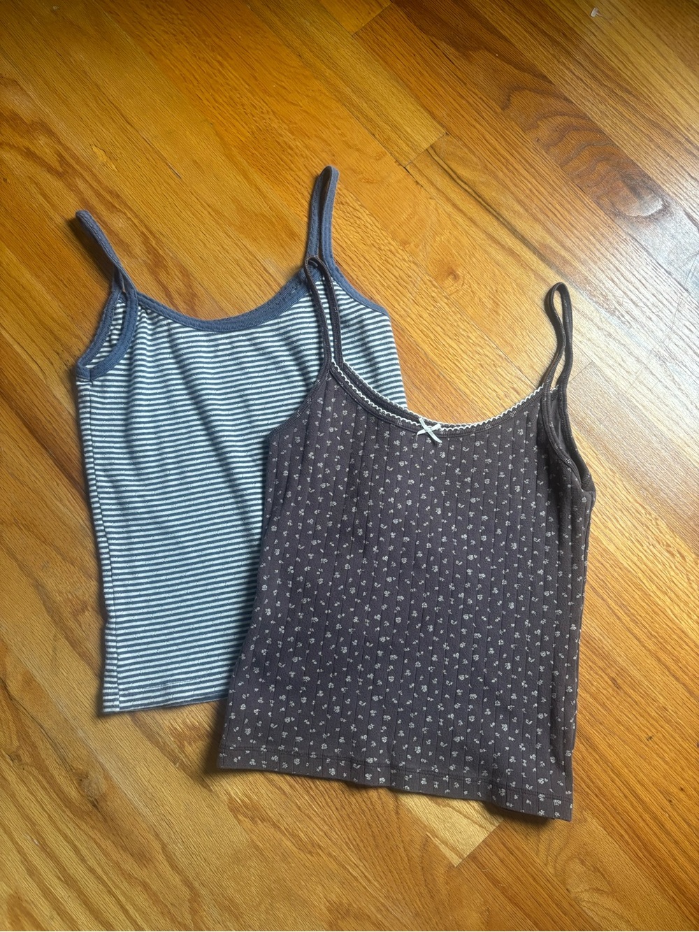 2 pack brandy Melville tops